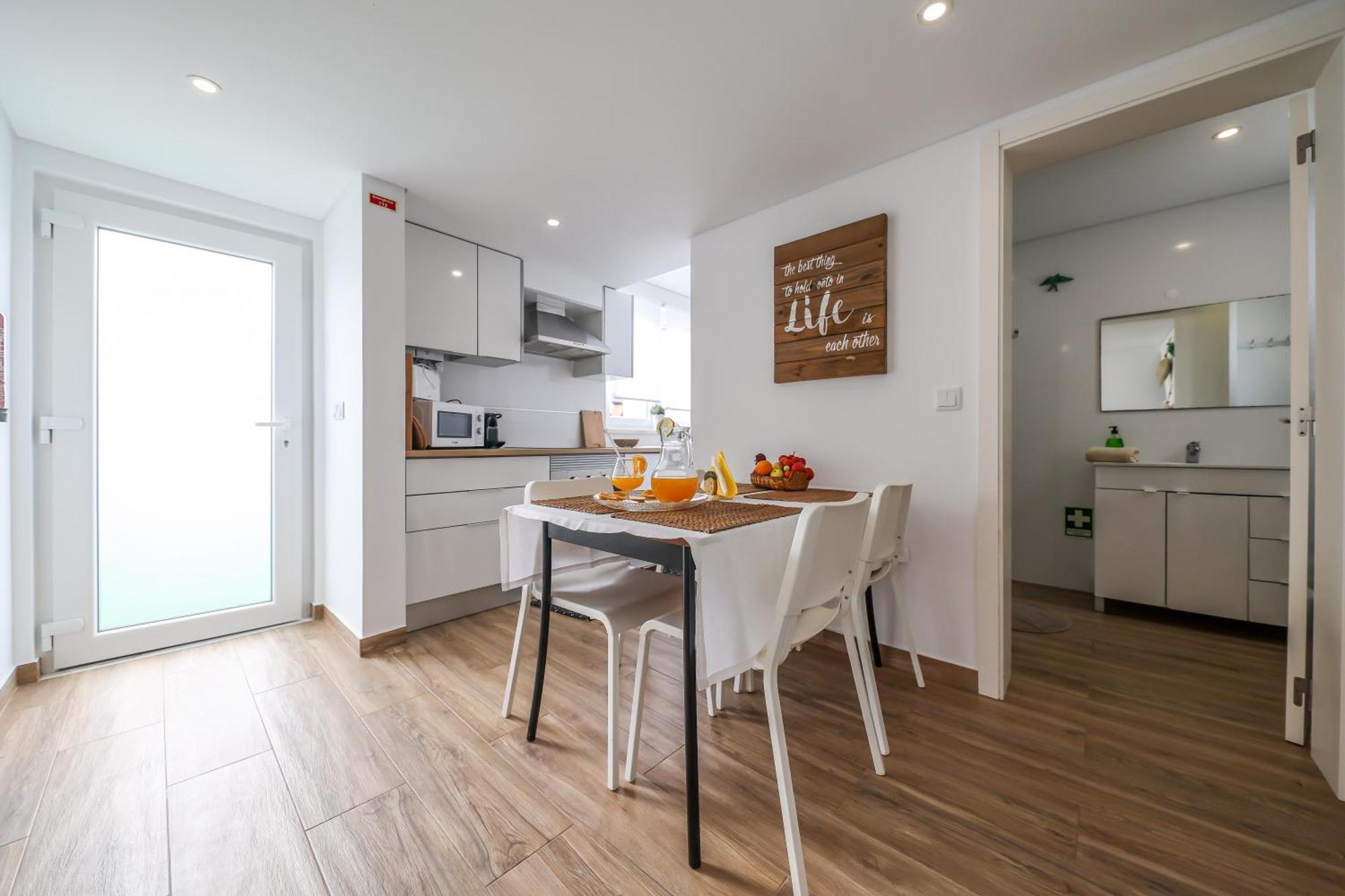 Casas Com Amoras In Serra Da Pescaria Famalicão Extérieur photo